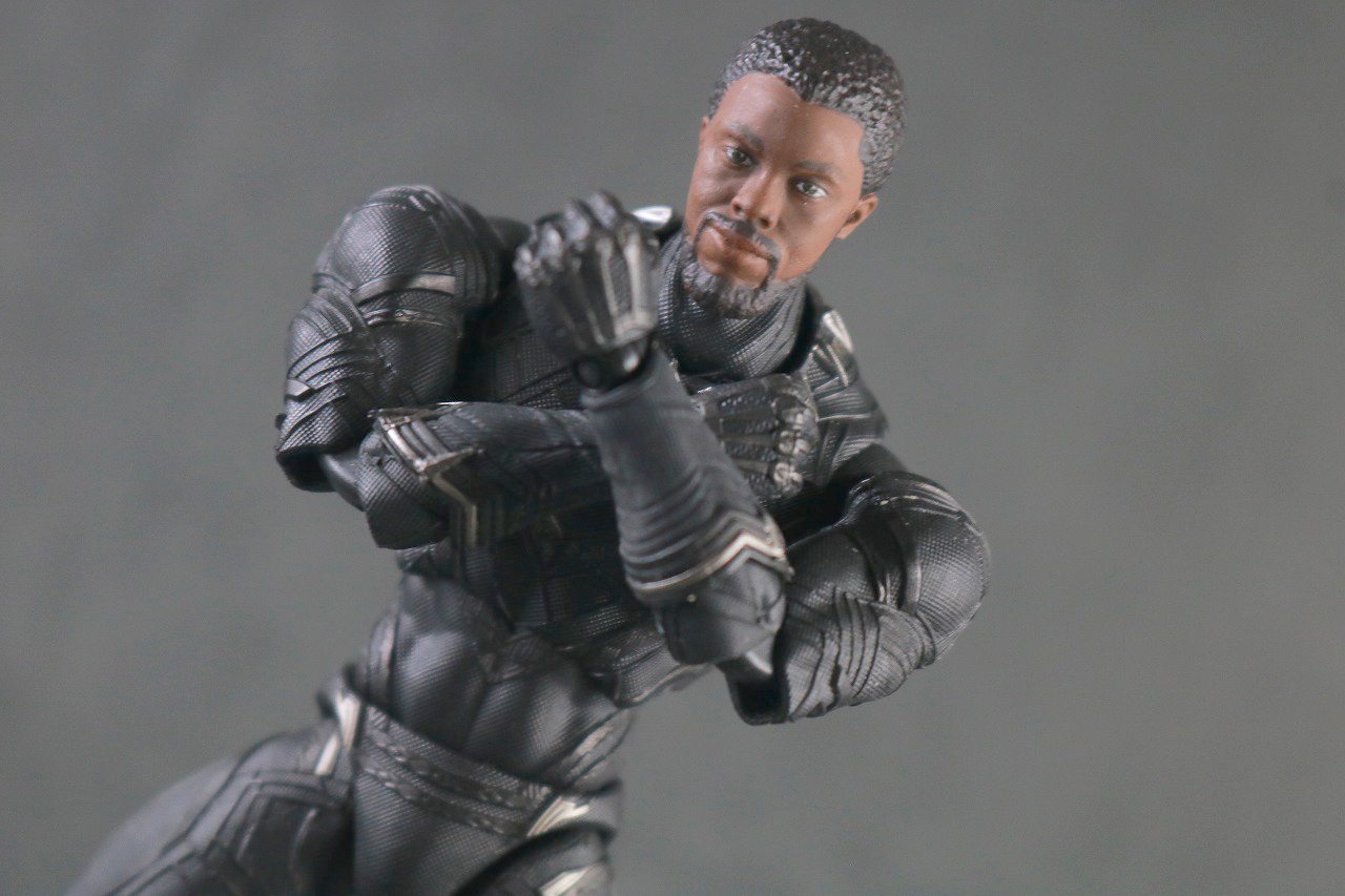 マーベルレジェンド　ブラックパンサー　マーベル・スタジオ　レガシー　コレクション　レビュー　アクション