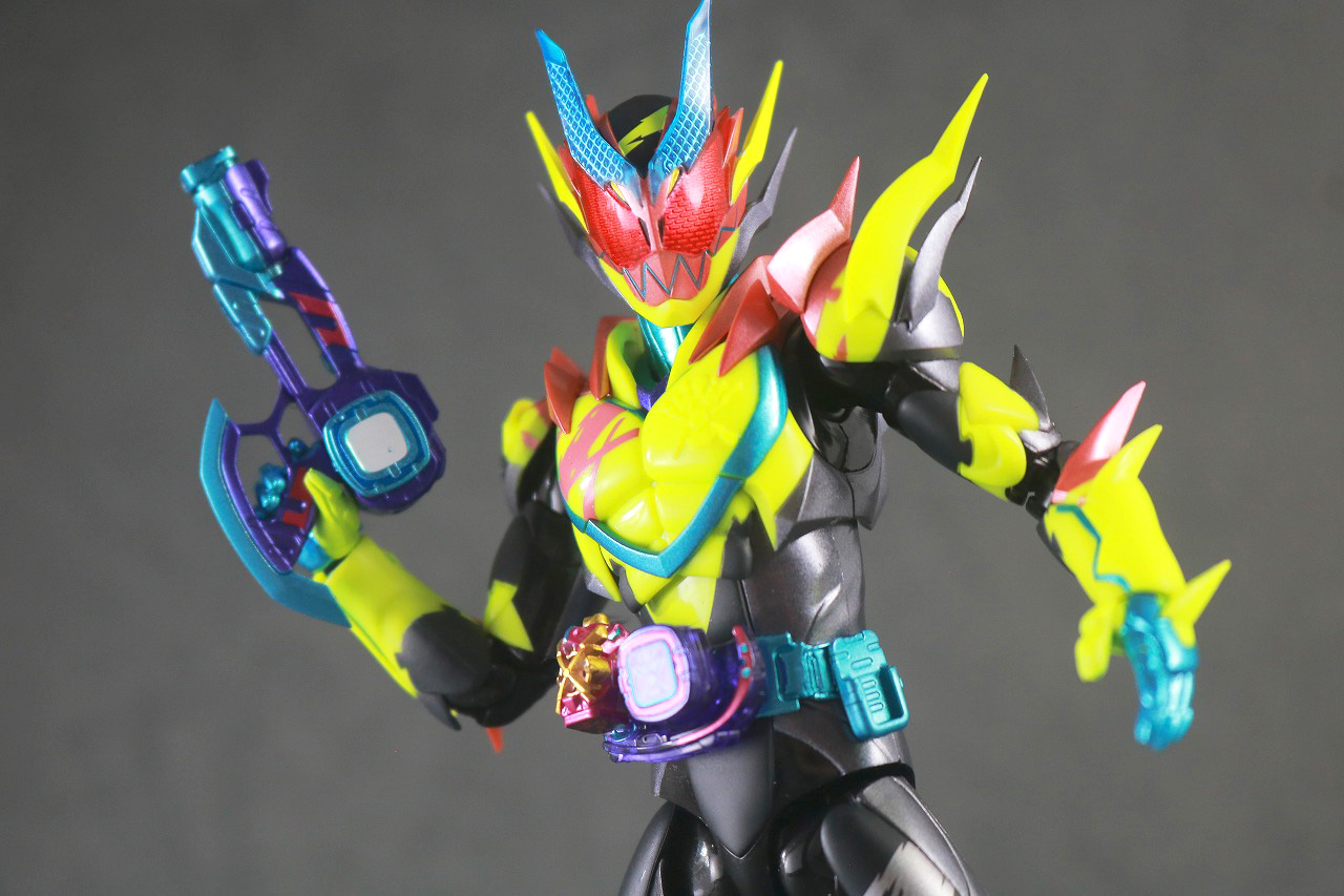 S.H.フィギュアーツ　仮面ライダーリバイス　レビュー　アクション