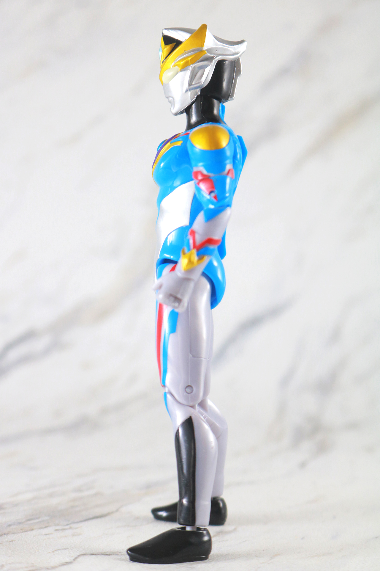 ウルトラアクションフィギュア　ウルトラマンデッカー　ダイナミックタイプ　レビュー　本体