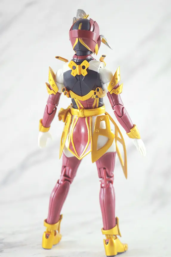 S.H.フィギュアーツ　仮面ライダーサーベラ　昆虫大百科　レビュー　本体