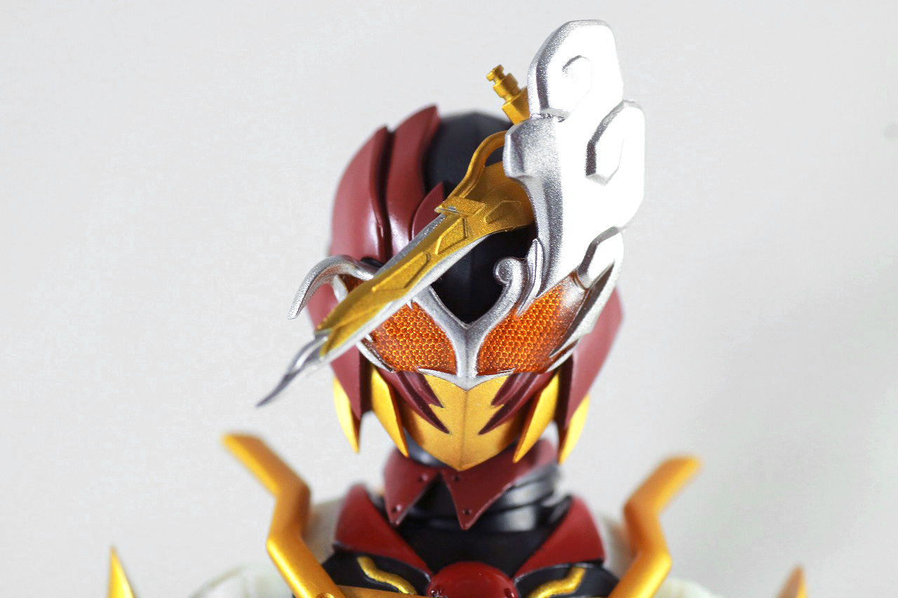 S.H.フィギュアーツ 仮面ライダーサーベラ 昆虫大百科 レビュー 本体