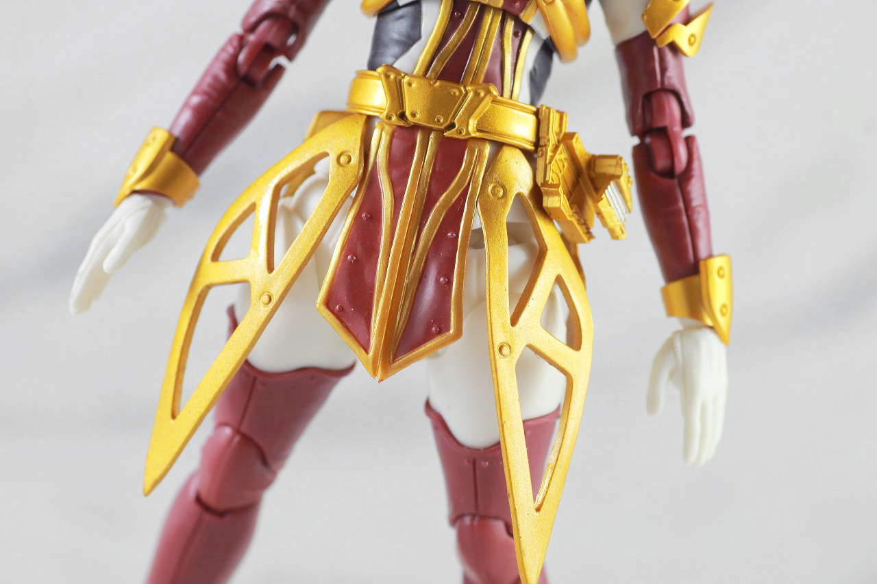 S.H.フィギュアーツ　仮面ライダーサーベラ　昆虫大百科　レビュー　本体