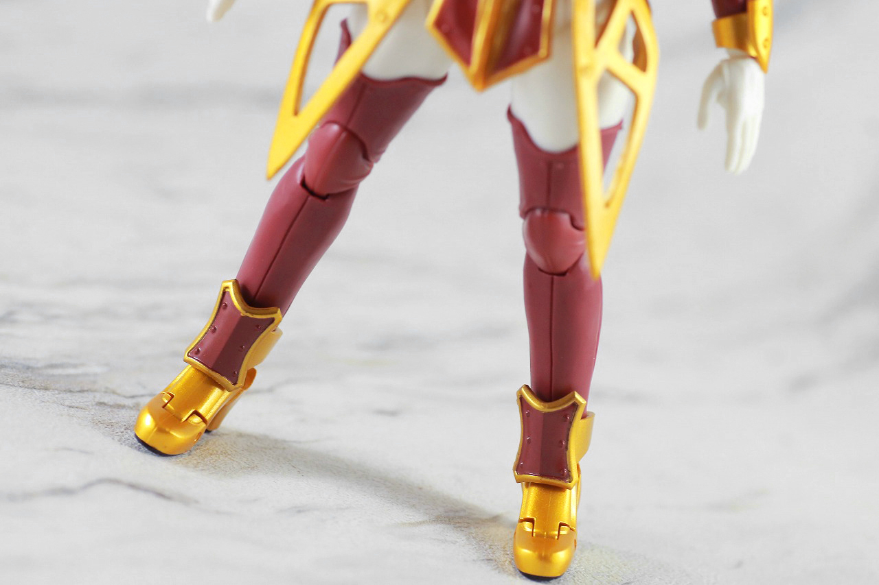 S.H.フィギュアーツ　仮面ライダーサーベラ　昆虫大百科　レビュー　本体