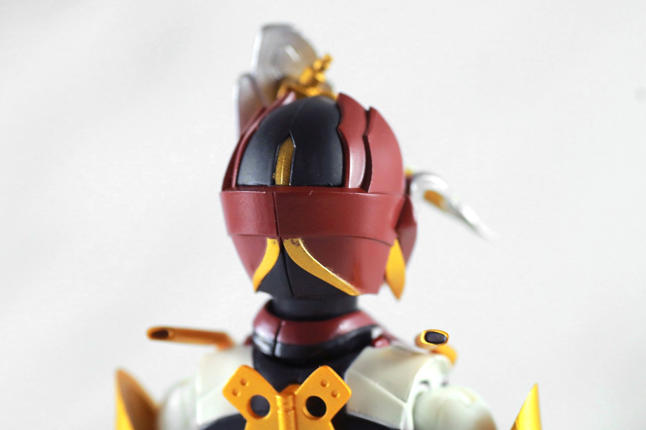 S.H.フィギュアーツ　仮面ライダーサーベラ　昆虫大百科　レビュー　本体