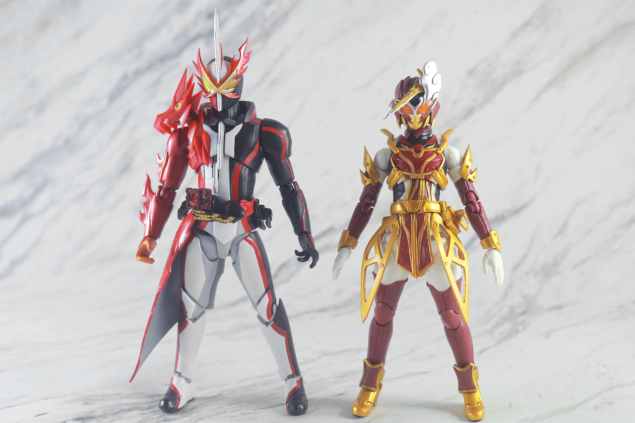 S.H.フィギュアーツ　仮面ライダーサーベラ　昆虫大百科　レビュー　本体　比較　仮面ライダーセイバー　ブレイブドラゴン