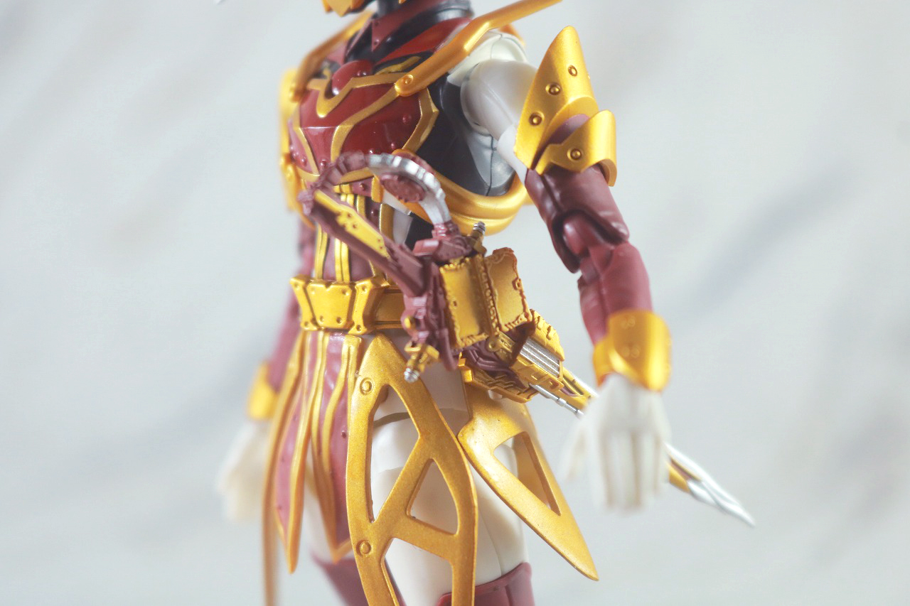 S.H.フィギュアーツ　仮面ライダーサーベラ　昆虫大百科　レビュー　付属品　煙叡剣狼煙