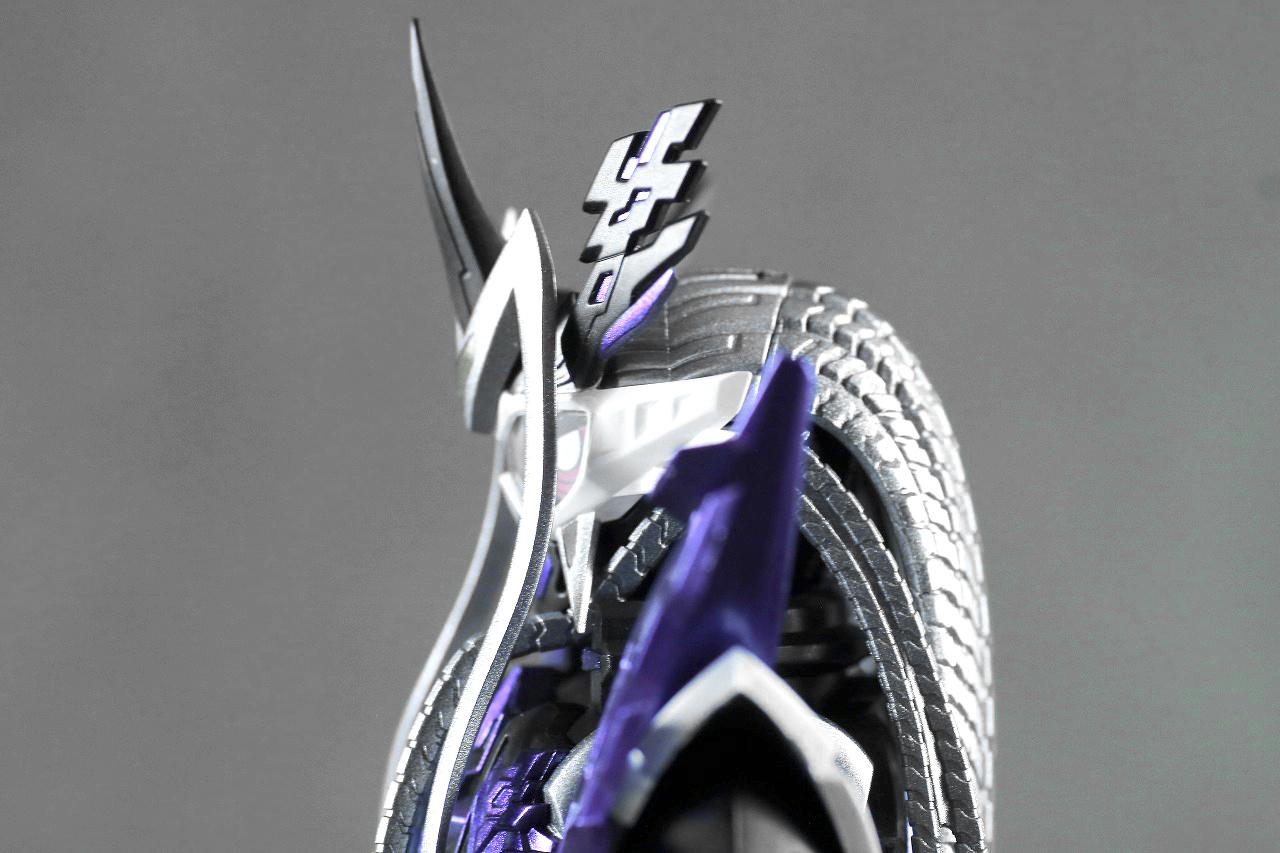 S.H.フィギュアーツ 仮面ライダーゲンム 無双ゲーマー レビュー 本体