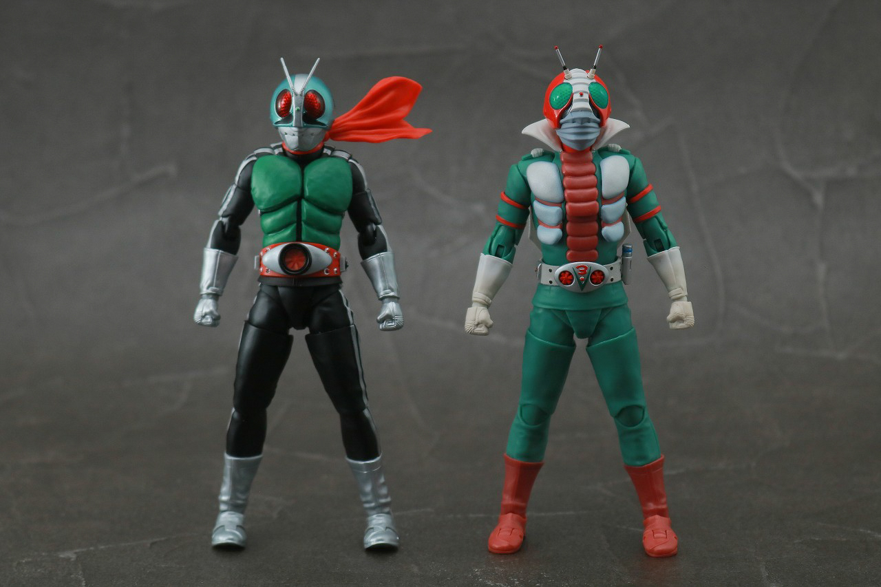 S.H.フィギュアーツ　仮面ライダーV3　真骨彫製法　レビュー　本体　仮面ライダー新1号　比較