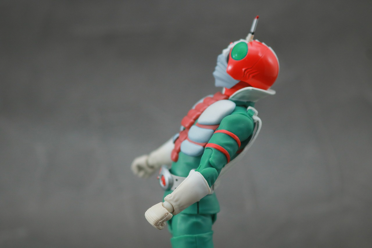 S.H.フィギュアーツ　仮面ライダーV3　真骨彫製法　レビュー　可動範囲