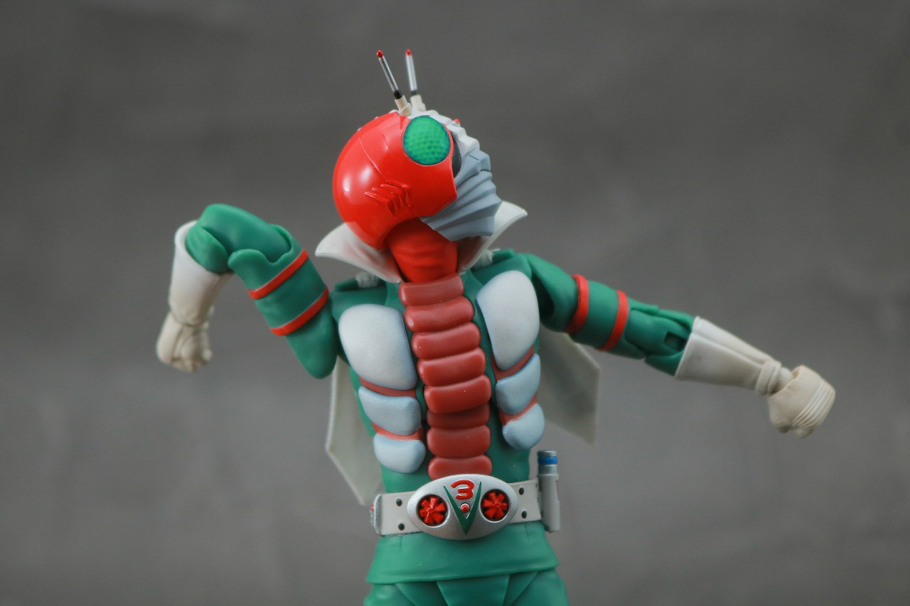 S.H.フィギュアーツ　仮面ライダーV3　真骨彫製法　レビュー　可動範囲