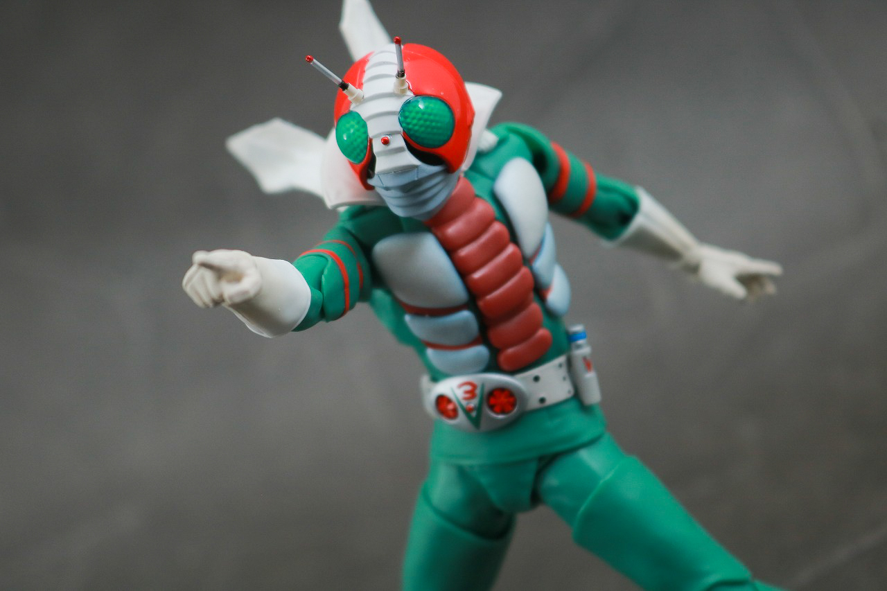 S.H.フィギュアーツ　仮面ライダーV3　真骨彫製法　レビュー　アクション