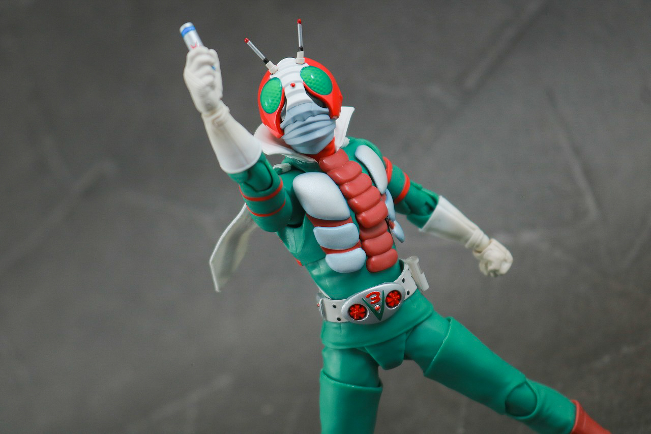 S.H.フィギュアーツ　仮面ライダーV3　真骨彫製法　レビュー　アクション