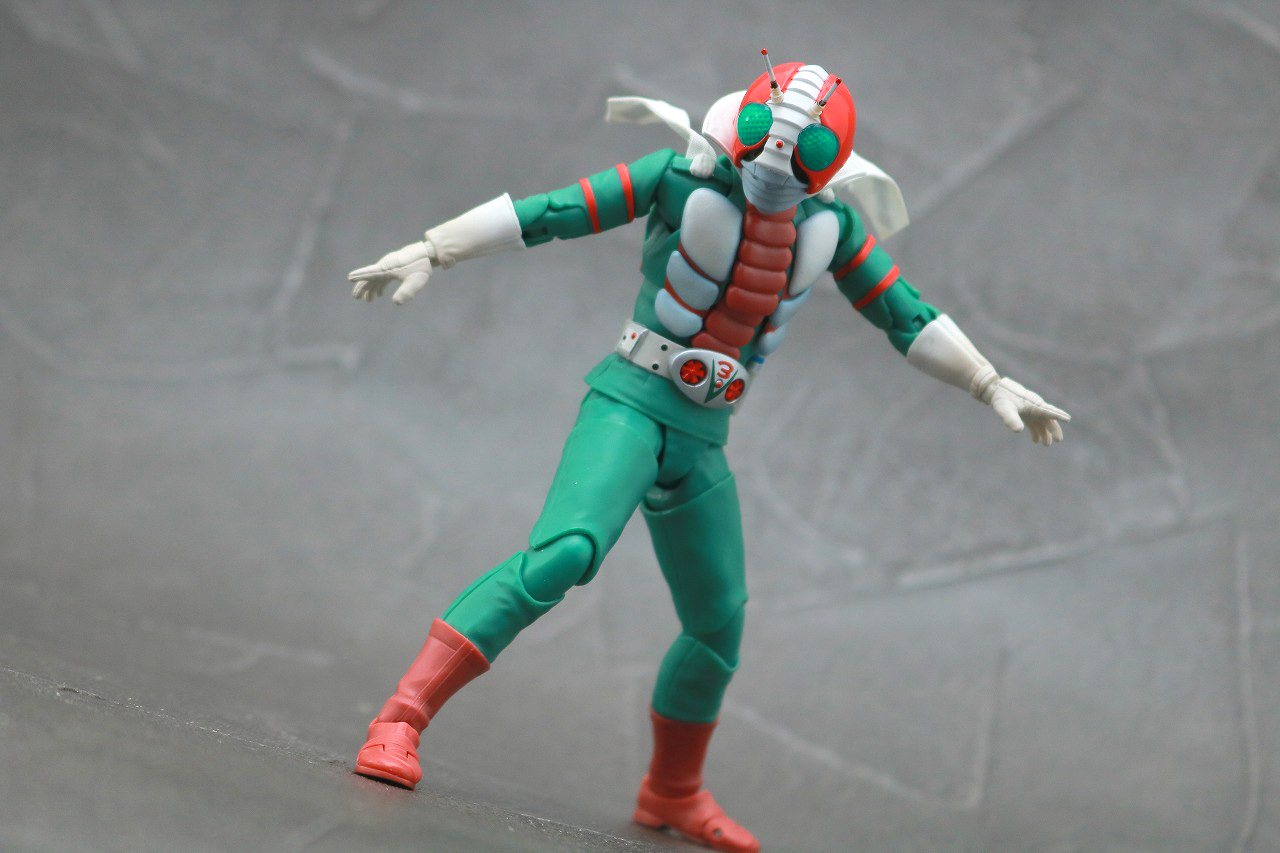 S.H.フィギュアーツ　仮面ライダーV3　真骨彫製法　レビュー　アクション