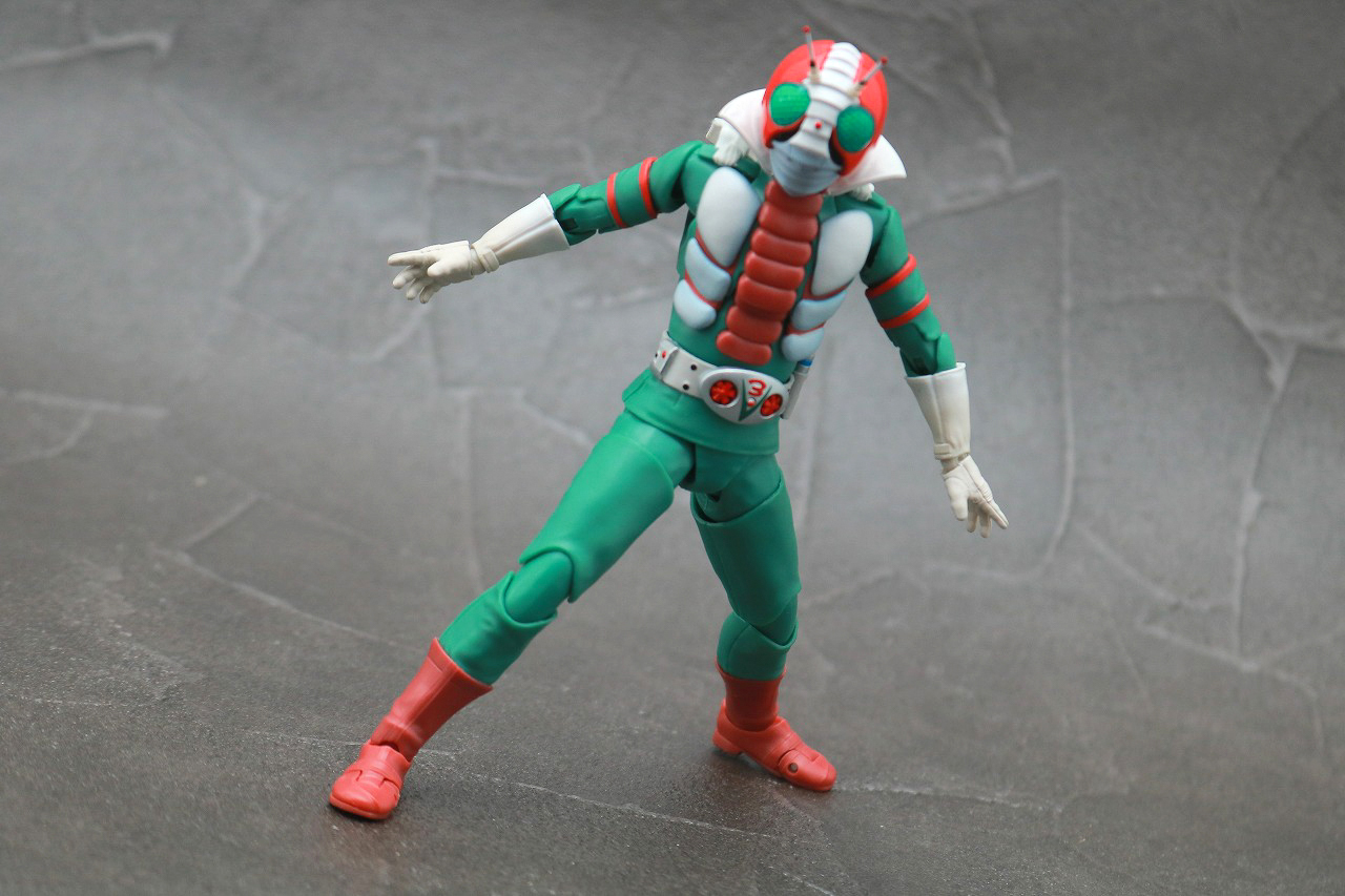 S.H.フィギュアーツ　仮面ライダーV3　真骨彫製法　レビュー　アクション