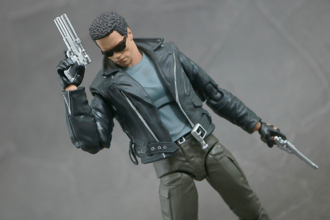 MAFEX　T-800　ターミネーター　レビュー　アクション
