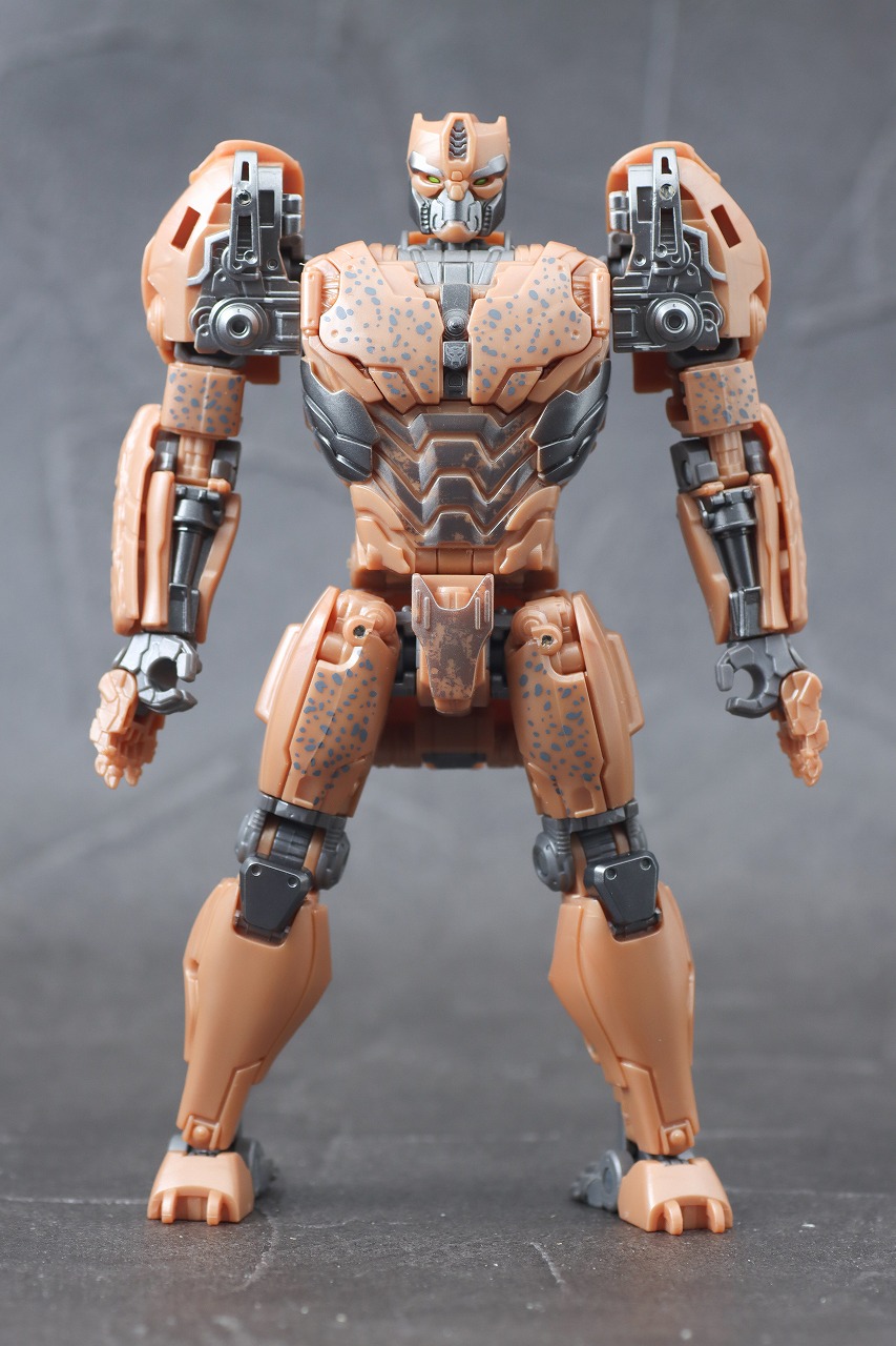 トランスフォーマー　スタジオシリーズ　チーター　チータス　ビースト覚醒　ビーストウォーズ　レビュー　ロボットモード　本体