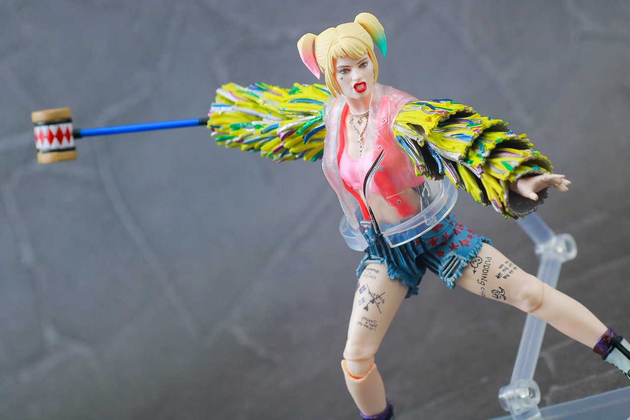 MAFEX　ハーレイ・クイーン コーションテープジャケットVer.　レビュー　アクション