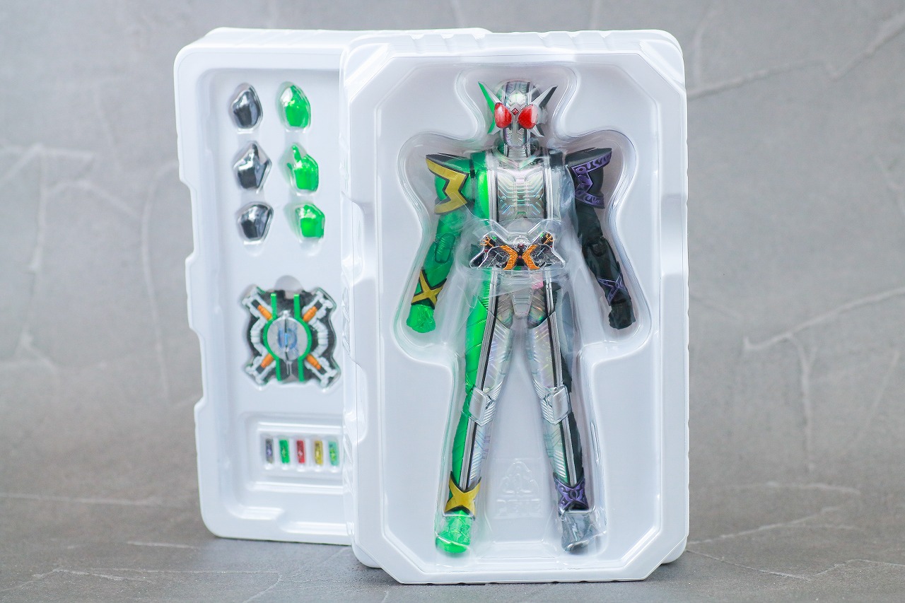 S.H.フィギュアーツ　仮面ライダーW サイクロンジョーカーエクストリーム　真骨彫製法　レビュー　パッケージ