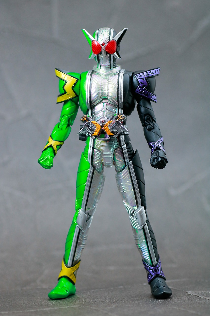 S.H.フィギュアーツ　仮面ライダーW サイクロンジョーカーエクストリーム　真骨彫製法　レビュー　本体