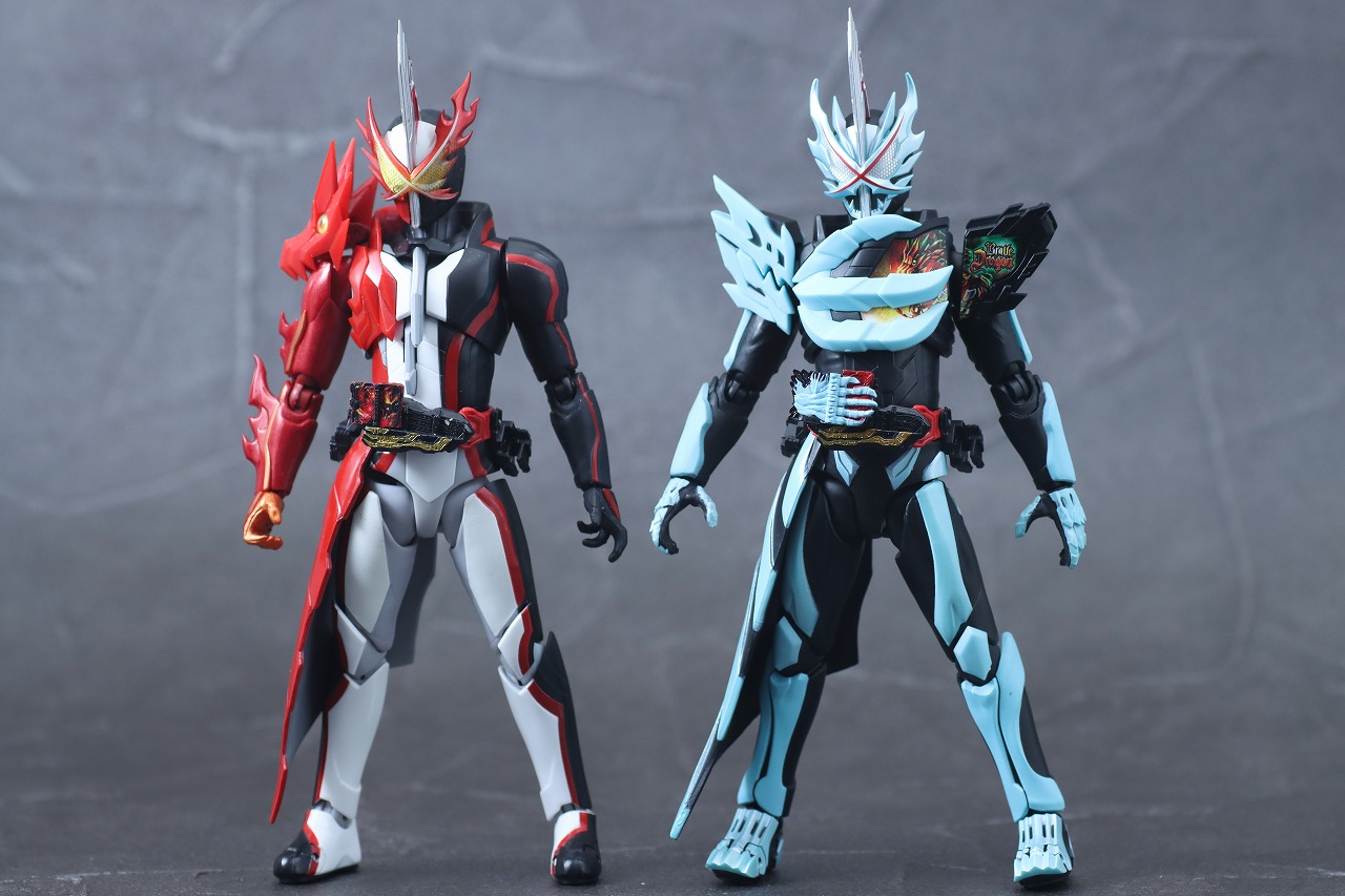 S.H.フィギュアーツ　仮面ライダーセイバー　プリミティブドラゴン　レビュー　本体　ブレイブドラゴン　比較