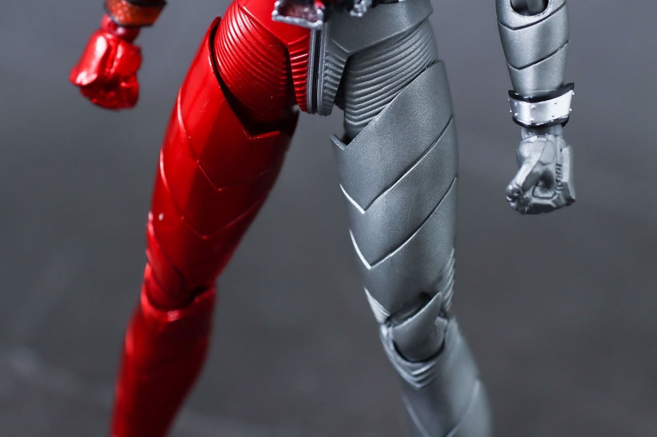 S.H.フィギュアーツ 仮面ライダーW ヒートメタル 真骨彫製法　風都探偵アニメ化記念　本体