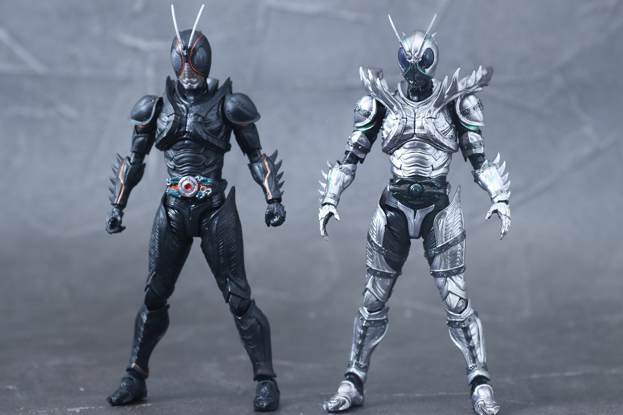 S.H.フィギュアーツ　仮面ライダーSHADOW MOON　レビュー　本体　仮面ライダーBLACK SUN　比較