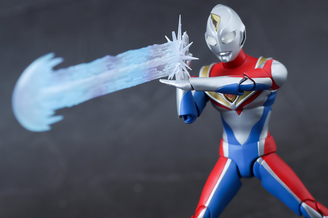 S.H.フィギュアーツ　ウルトラマンダイナ フラッシュタイプ　真骨彫製法　レビュー　アクション