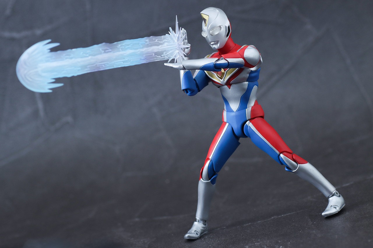 S.H.フィギュアーツ　ウルトラマンダイナ フラッシュタイプ　真骨彫製法　レビュー　アクション