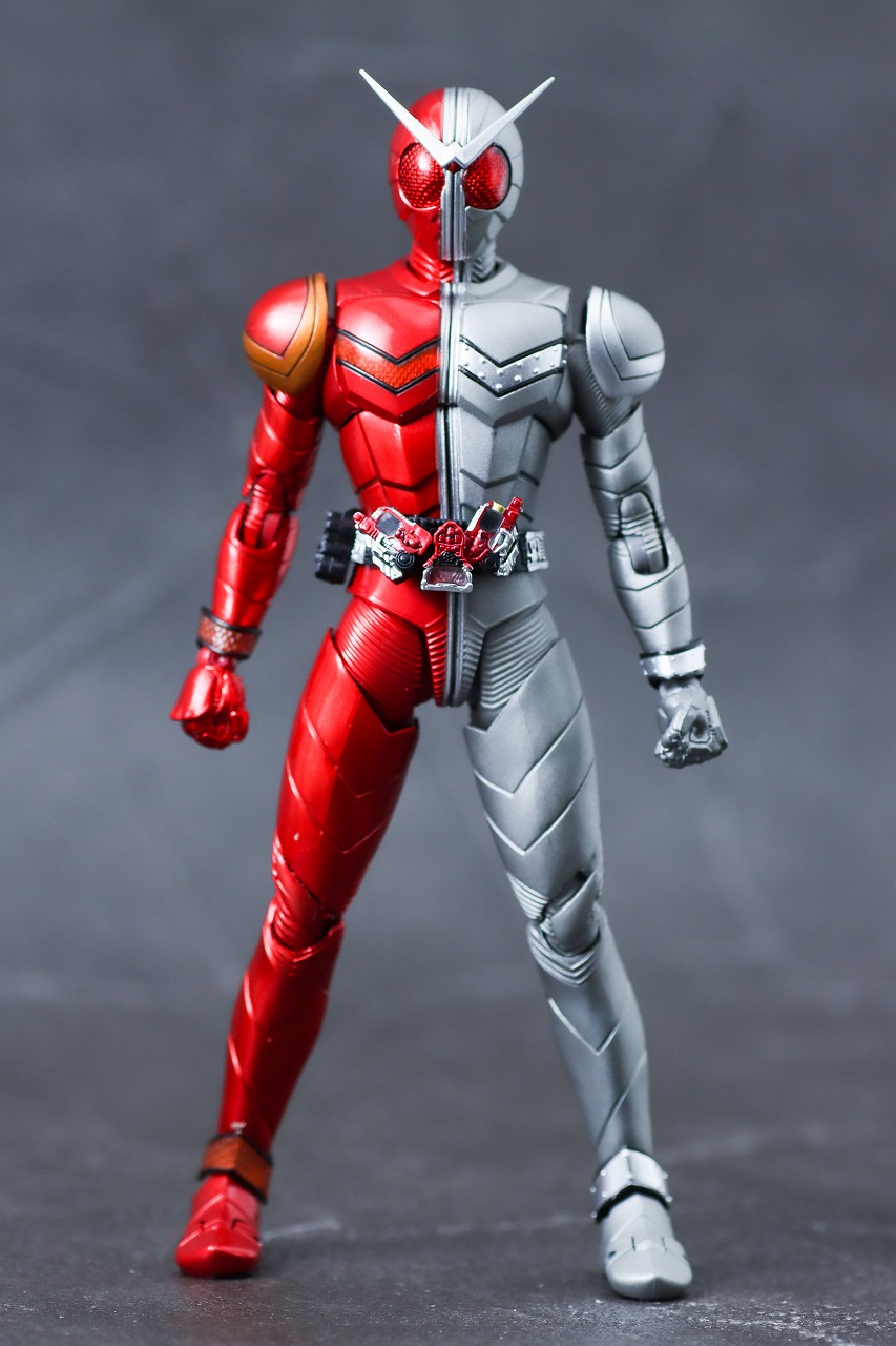 S.H.フィギュアーツ 仮面ライダーW ヒートメタル 真骨彫製法 風都探偵アニメ化記念 本体