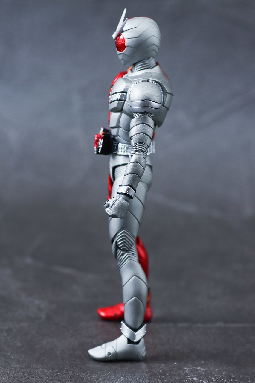 S.H.フィギュアーツ 仮面ライダーW ヒートメタル 真骨彫製法 風都探偵アニメ化記念 本体