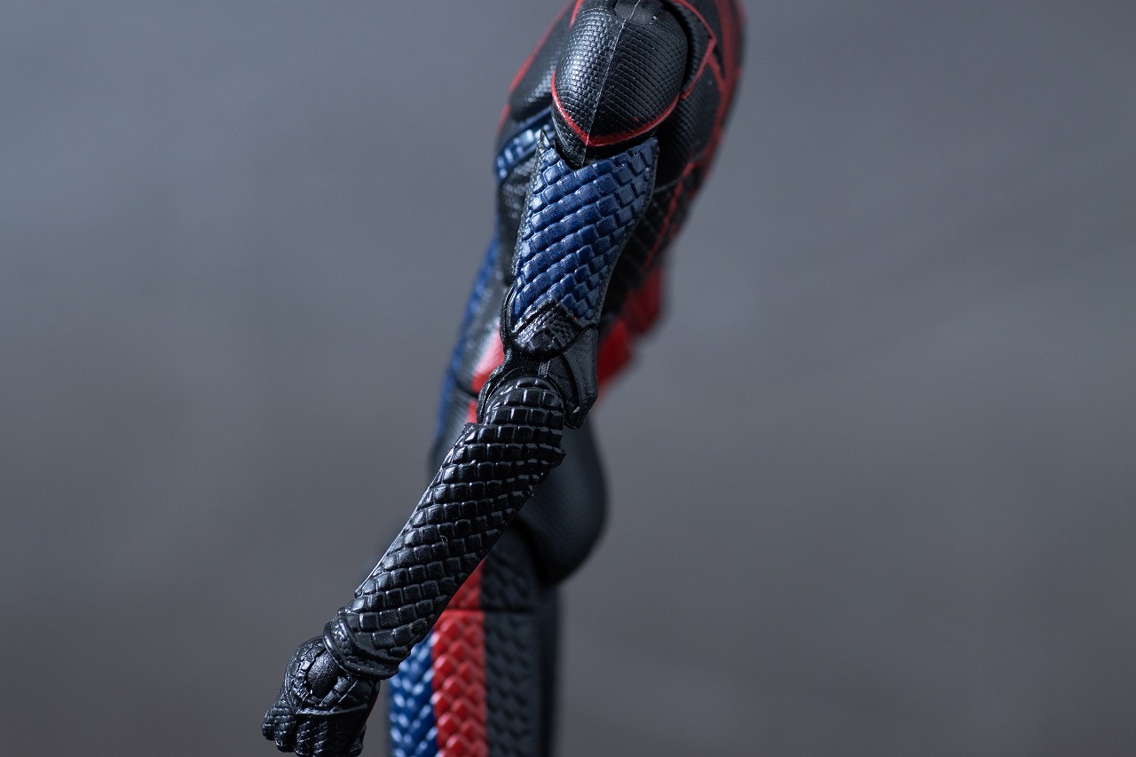 マーベルレジェンド　マイルス・モラレス／スパイダーマン（アクロス・ザ・スパイダーバース）　本体