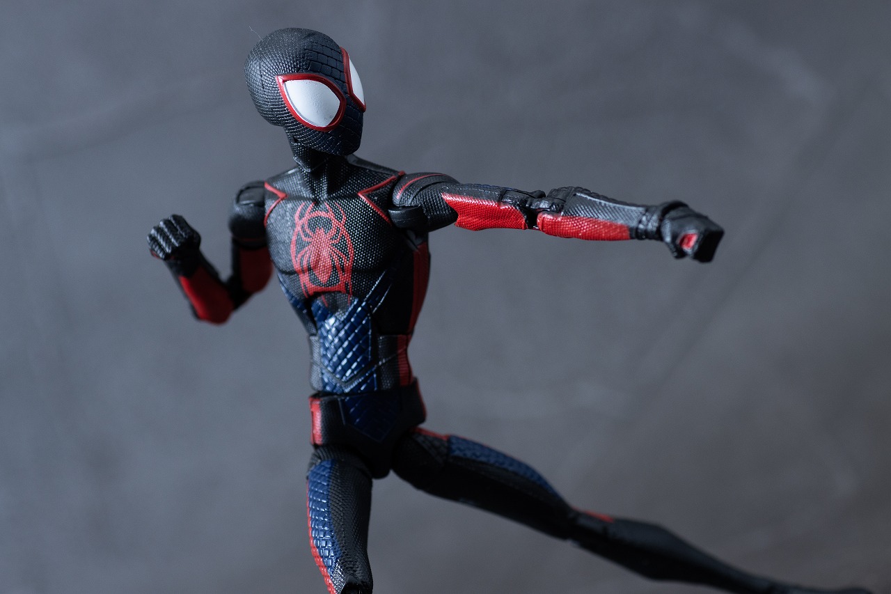 マーベルレジェンド　マイルス・モラレス／スパイダーマン（アクロス・ザ・スパイダーバース）　アクション