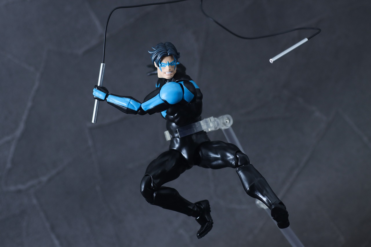 MAFEX　ナイトウイング（バットマン：ハッシュ）　レビュー　アクション
