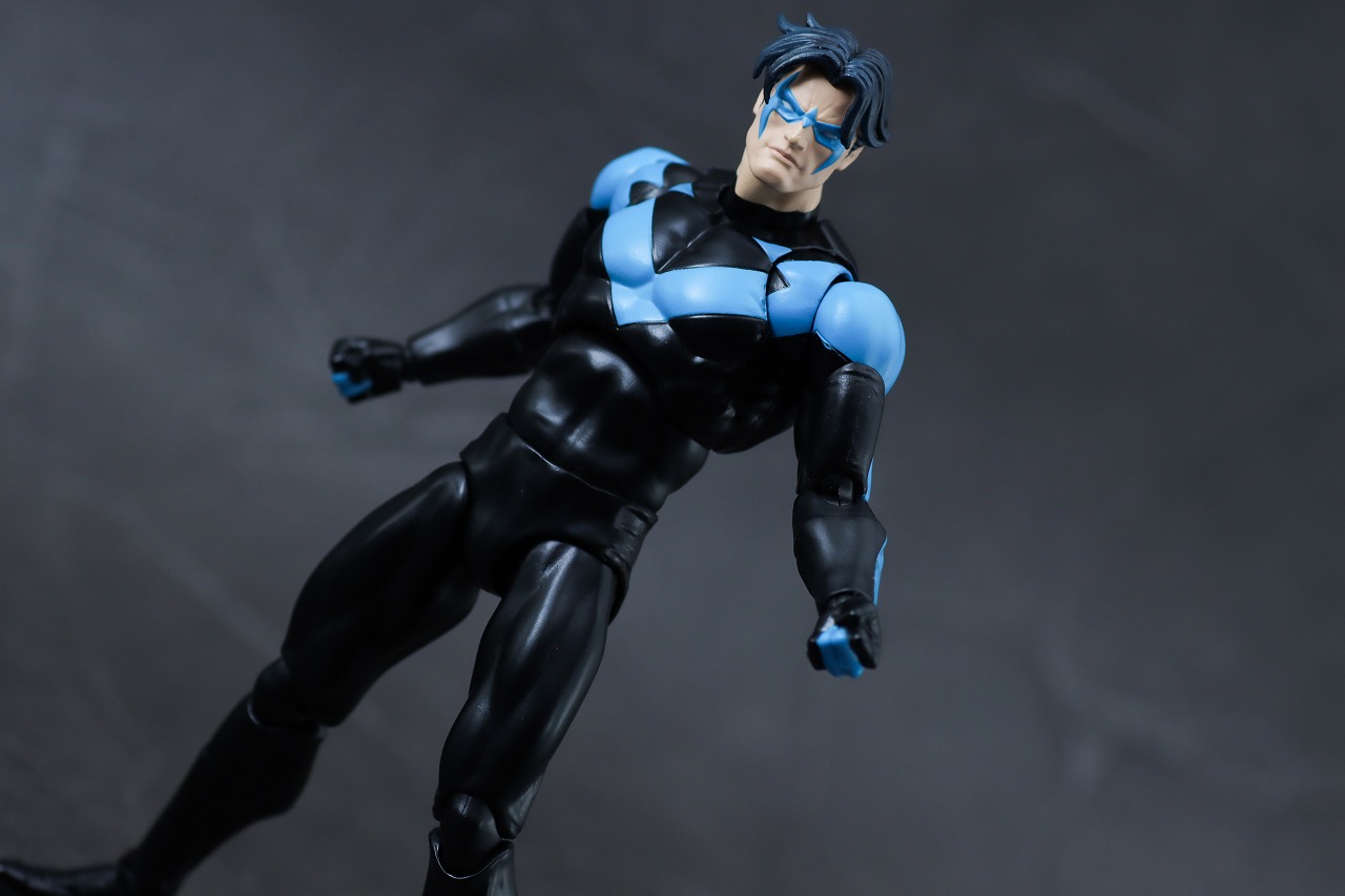 MAFEX　ナイトウイング（バットマン：ハッシュ）　レビュー　アクション