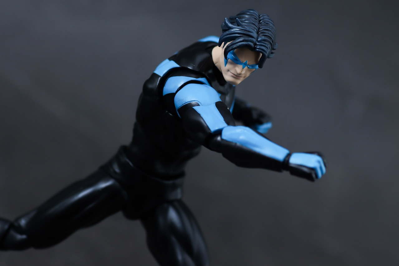 MAFEX　ナイトウイング（バットマン：ハッシュ）　レビュー　アクション