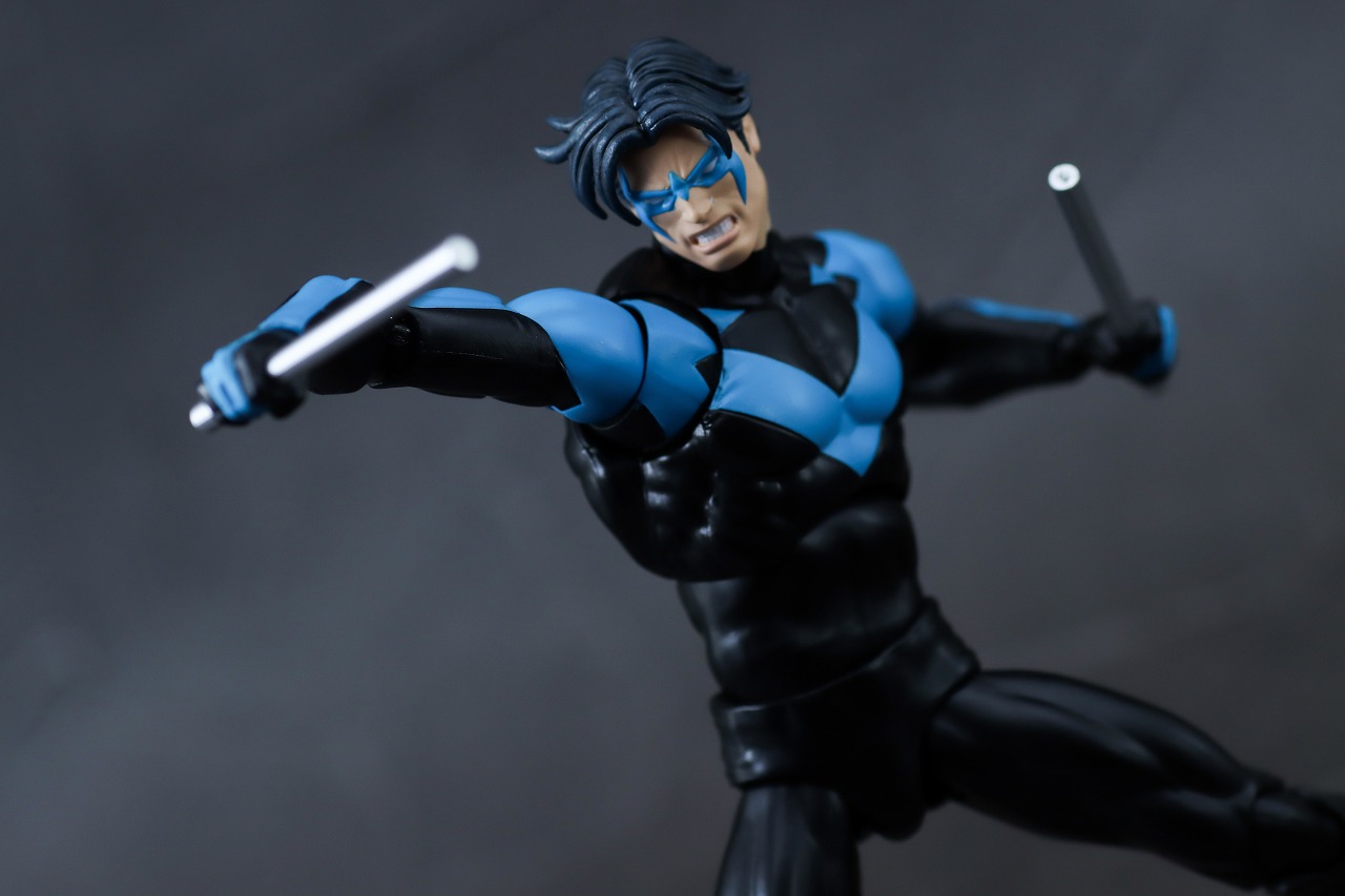 MAFEX　ナイトウイング（バットマン：ハッシュ）　レビュー　アクション