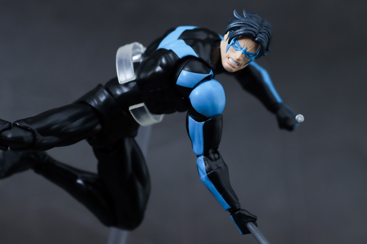 MAFEX　ナイトウイング（バットマン：ハッシュ）　レビュー　アクション