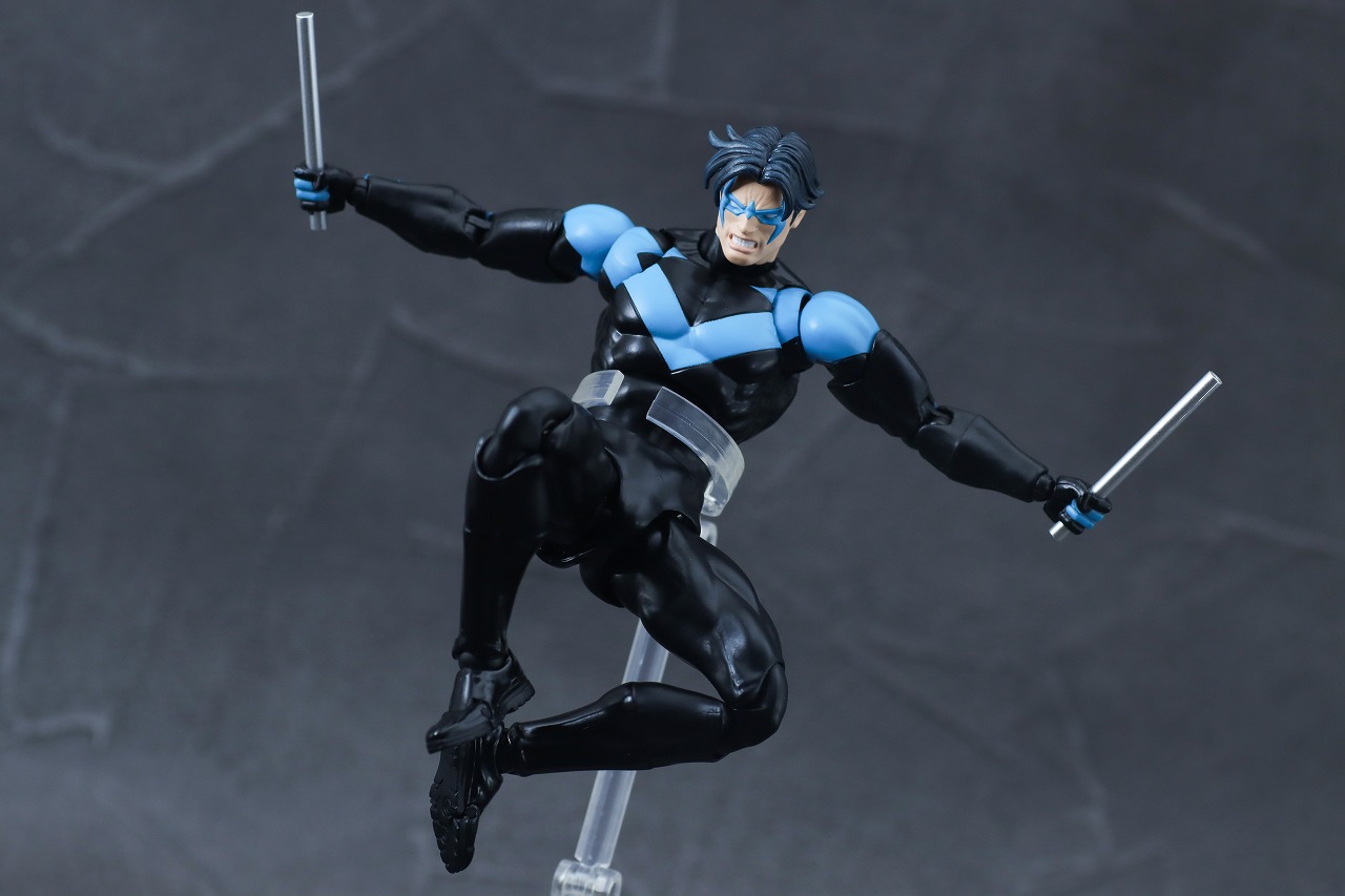 MAFEX　ナイトウイング（バットマン：ハッシュ）　レビュー　アクション