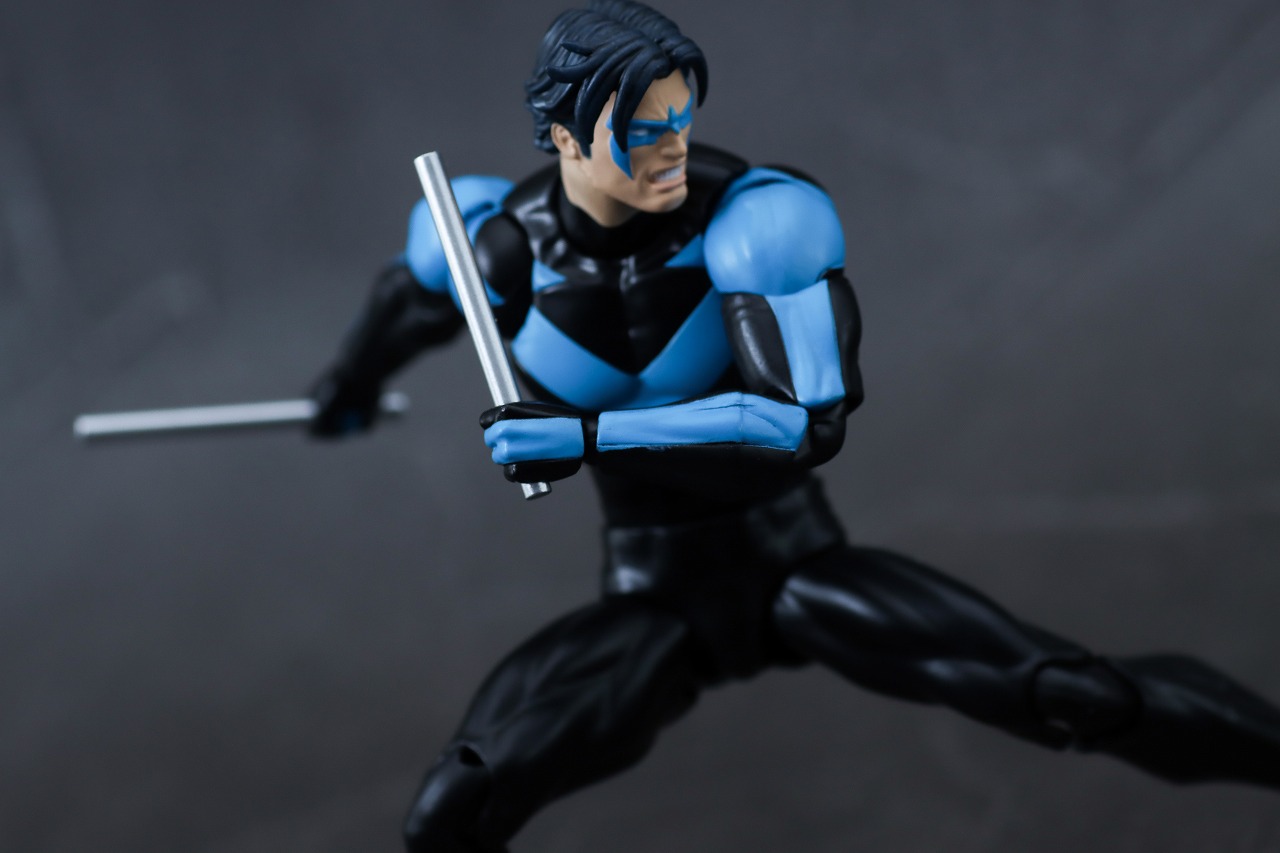 MAFEX　ナイトウイング（バットマン：ハッシュ）　レビュー　アクション