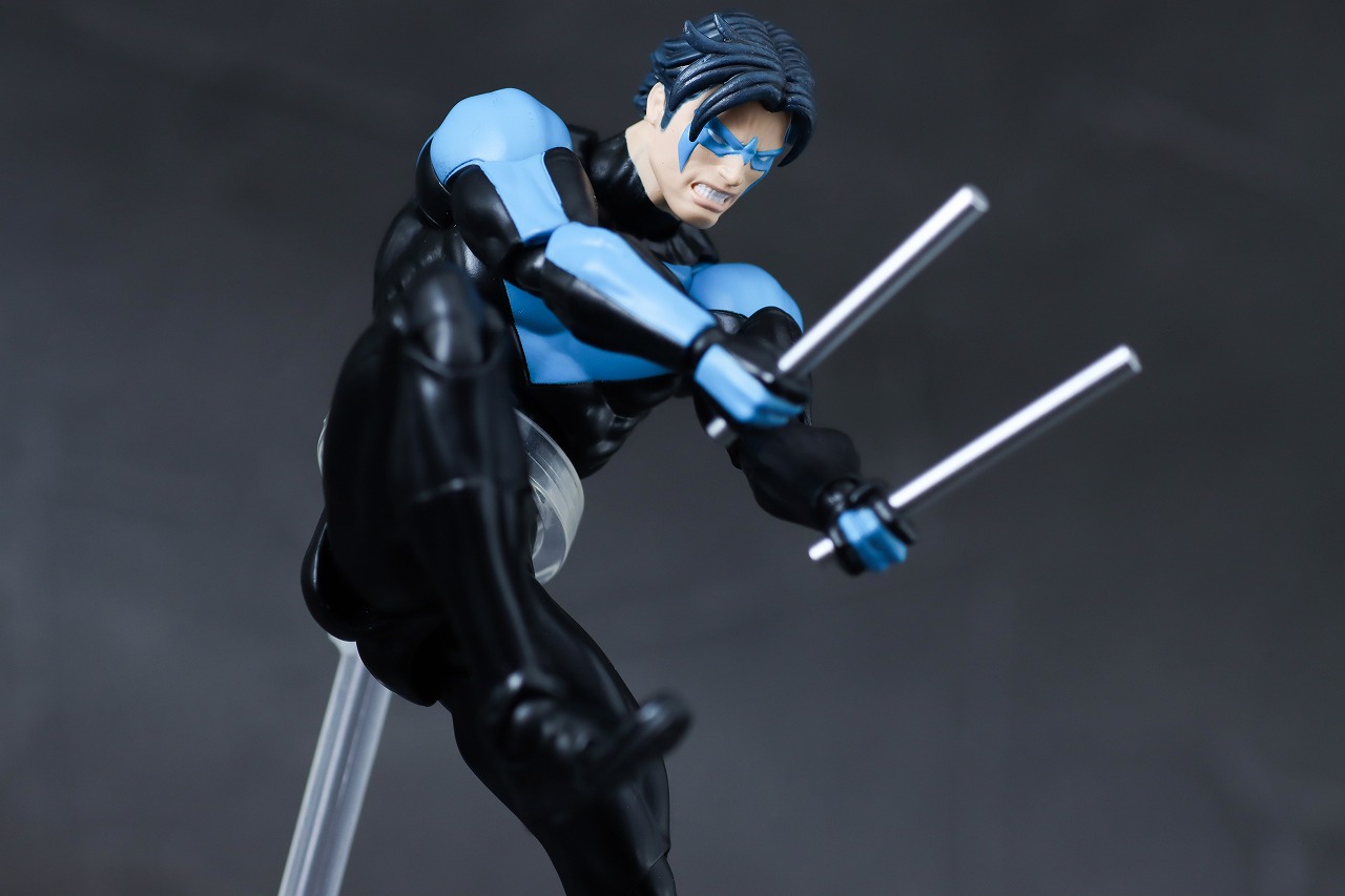 MAFEX　ナイトウイング（バットマン：ハッシュ）　レビュー　アクション