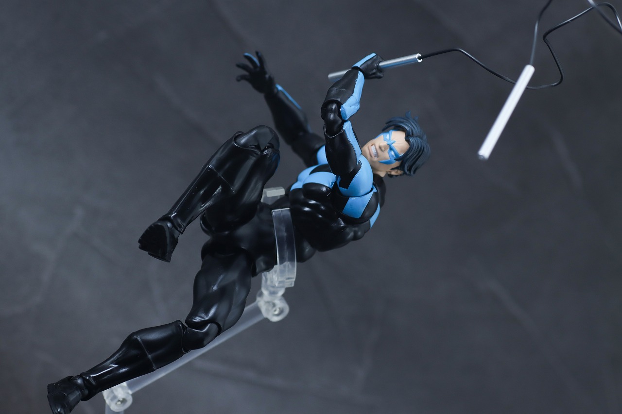 MAFEX　ナイトウイング（バットマン：ハッシュ）　レビュー　アクション
