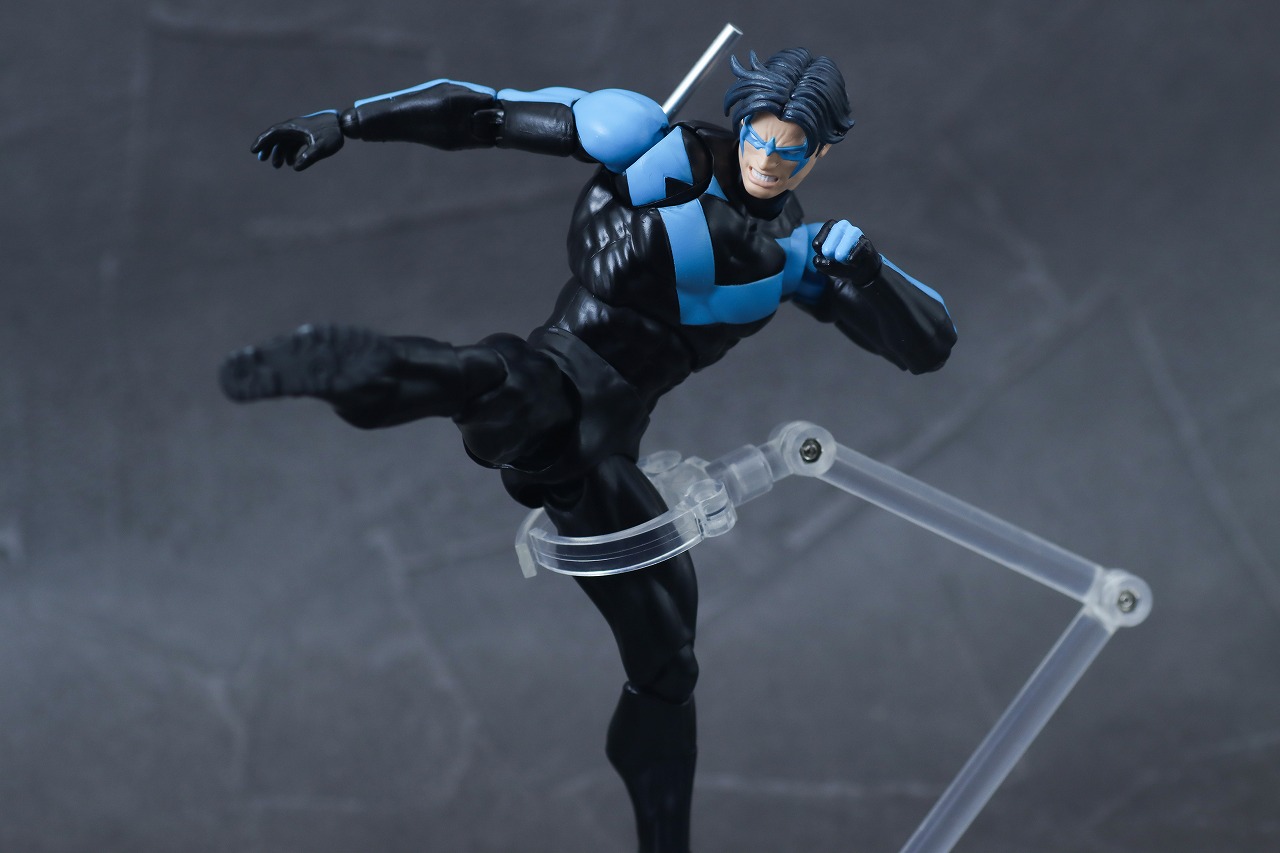 MAFEX　ナイトウイング（バットマン：ハッシュ）　レビュー　アクション