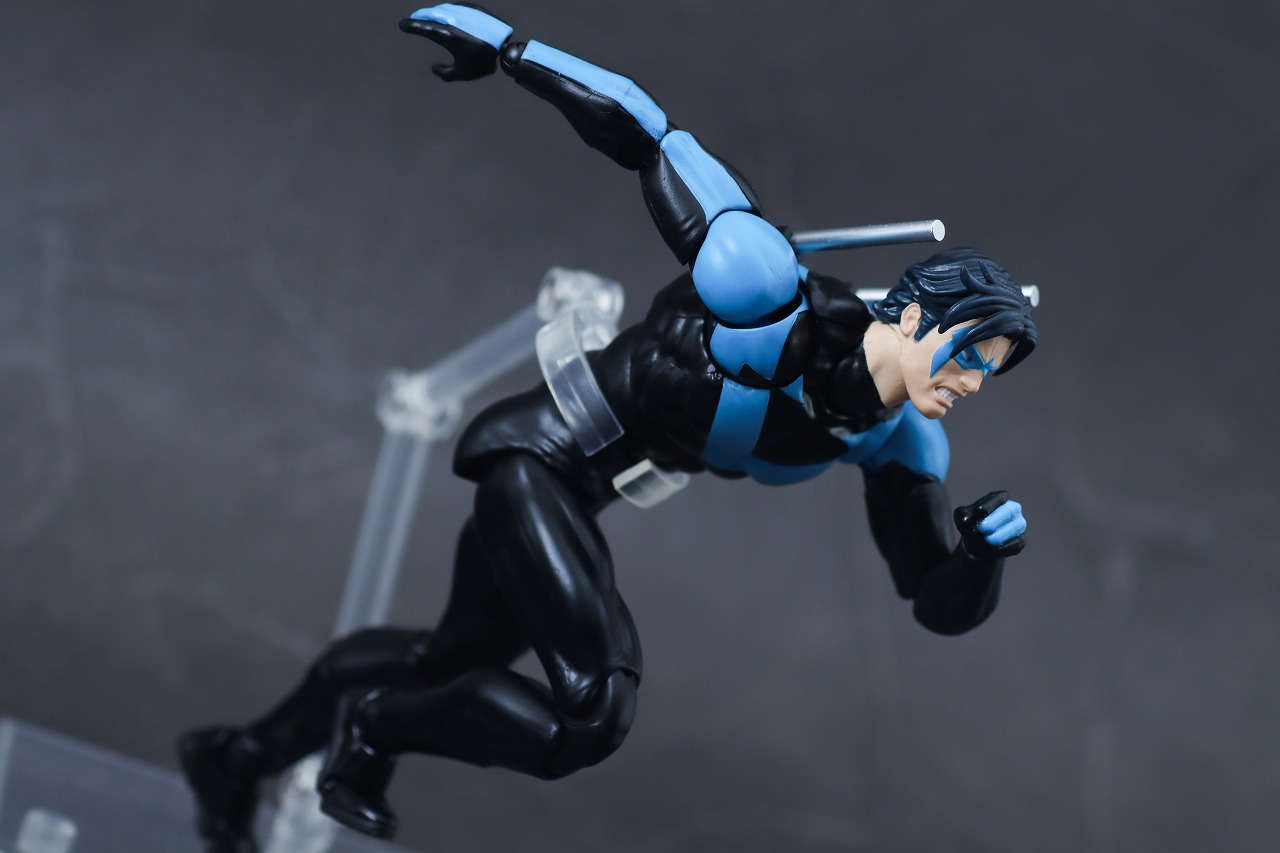 MAFEX　ナイトウイング（バットマン：ハッシュ）　レビュー　アクション