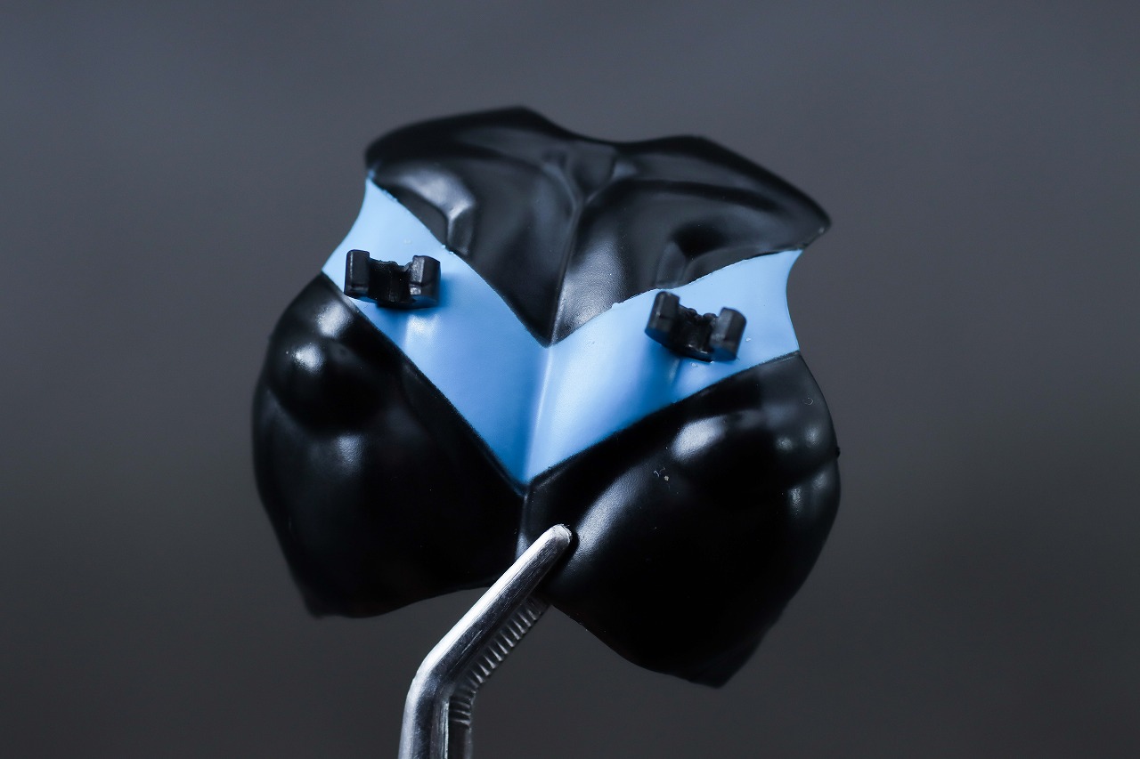 MAFEX　ナイトウイング（バットマン：ハッシュ）　レビュー　付属品　背中パーツ