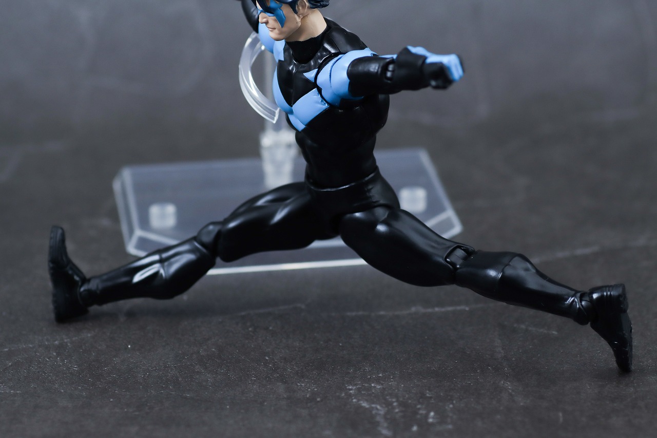 MAFEX　ナイトウイング（バットマン：ハッシュ）　レビュー　可動範囲