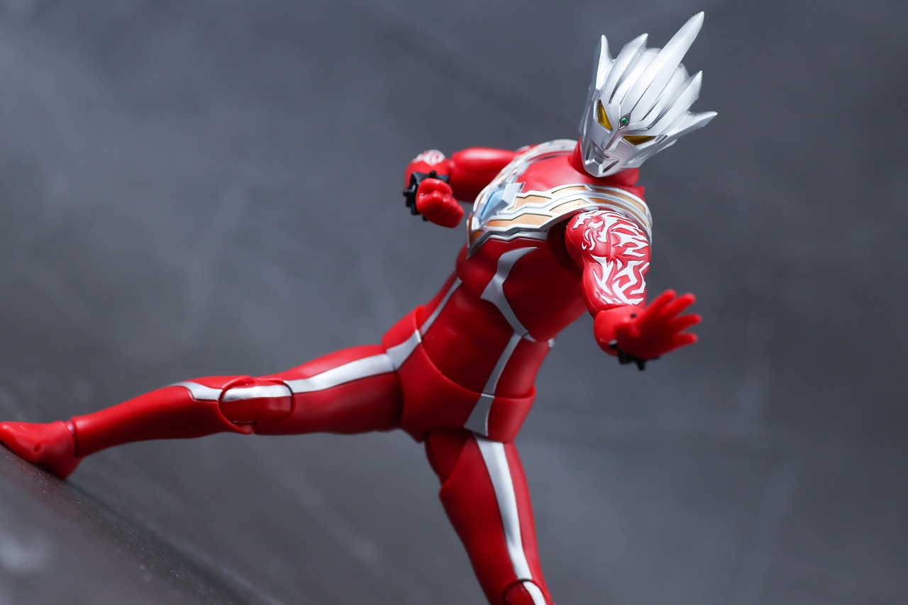 S.H.フィギュアーツ　ウルトラマンレグロス　レビュー　アクション