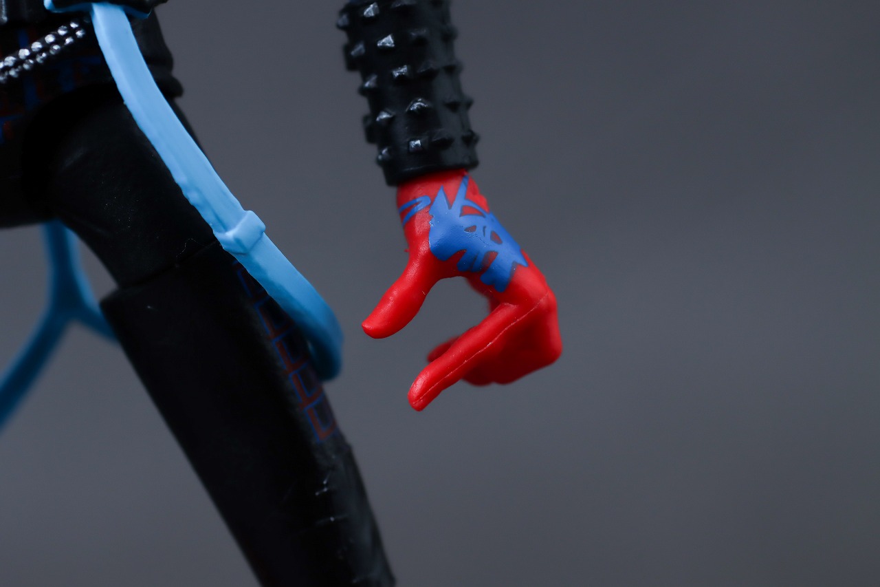 マーベルレジェンド　スパイダーパンク（スパイダーマン　アクロス・ザ・スパイダーバース）　レビュー　本体