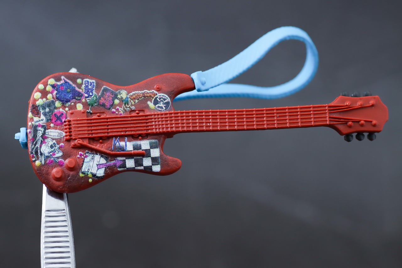 マーベルレジェンド　スパイダーパンク（スパイダーマン　アクロス・ザ・スパイダーバース）　レビュー　付属品　エレキギター