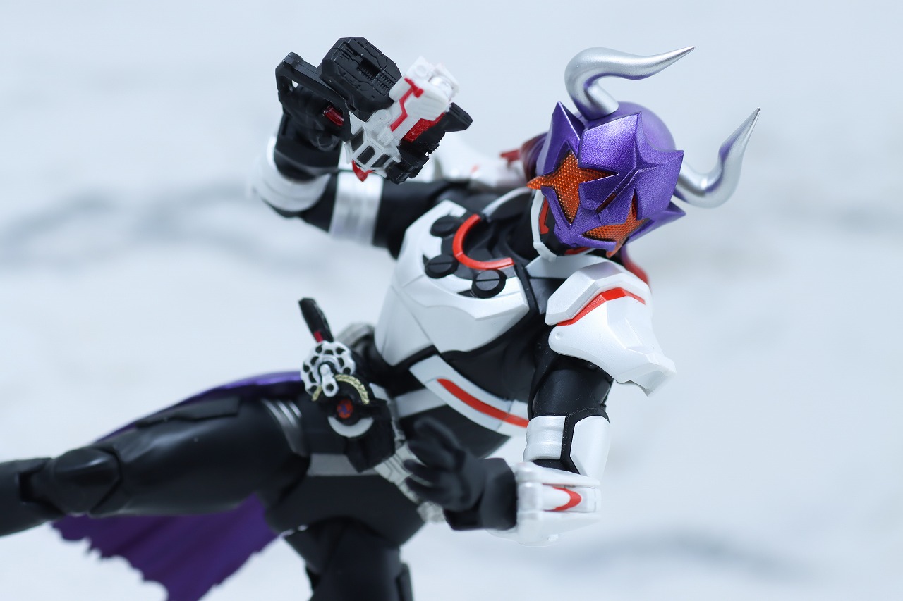 S.H.フィギュアーツ　仮面ライダーバッファ ゾンビフォーム　マグナムブーストフォーム　レビュー　アクション