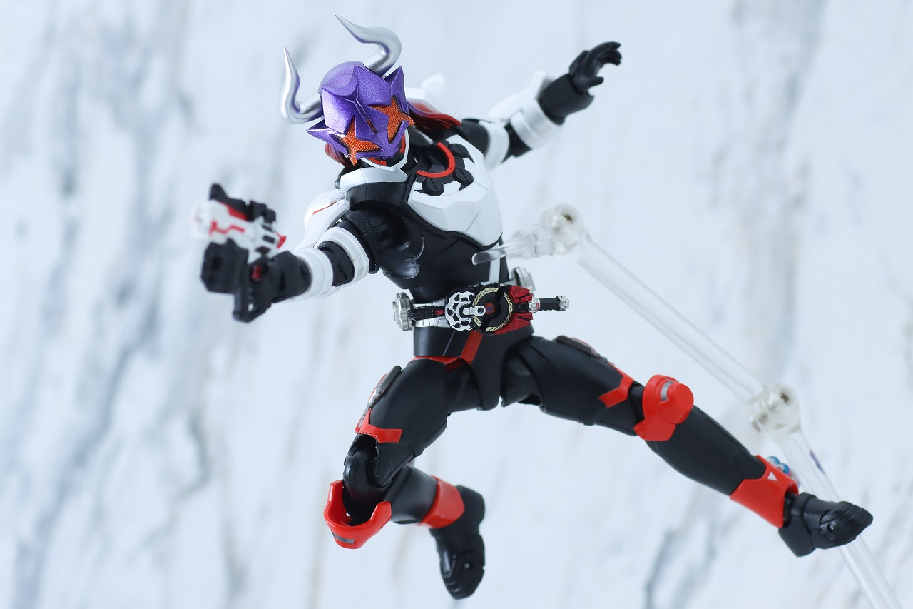 S.H.フィギュアーツ　仮面ライダーバッファ ゾンビフォーム　マグナムブーストフォーム　レビュー　アクション
